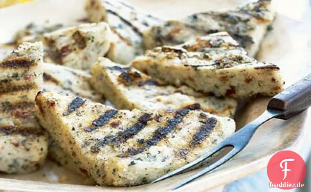 Gegrillte Bacon-und-Kräuter-Grit-Kuchen