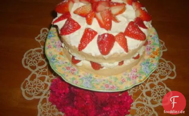 Schlagsahne Biskuitkuchen