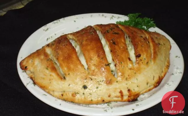 Calzone mit sonnengetrockneten Tomaten