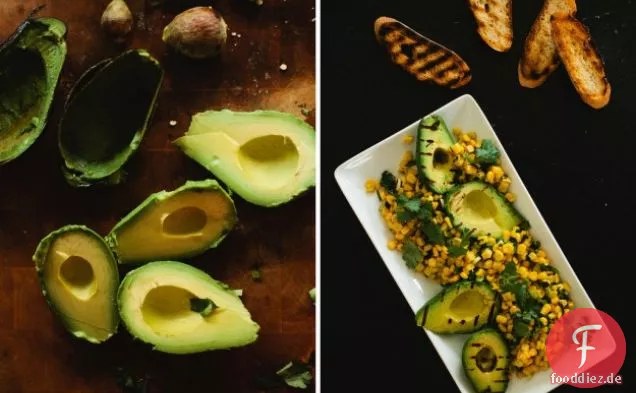 Gegrillte Avocado und Maissalat