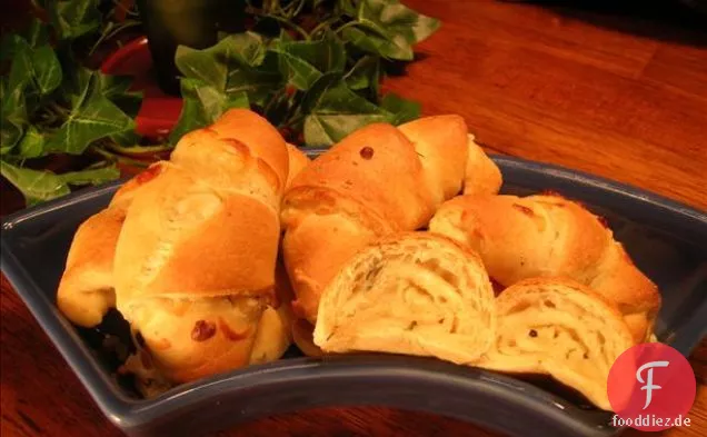 Rogaliki (Polnische Croissant-Kekse mit Marmeladenfüllung)