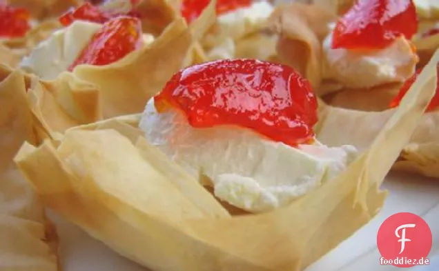Einfache Phyllo-Gebäck-Torten mit Paprika-Gelee