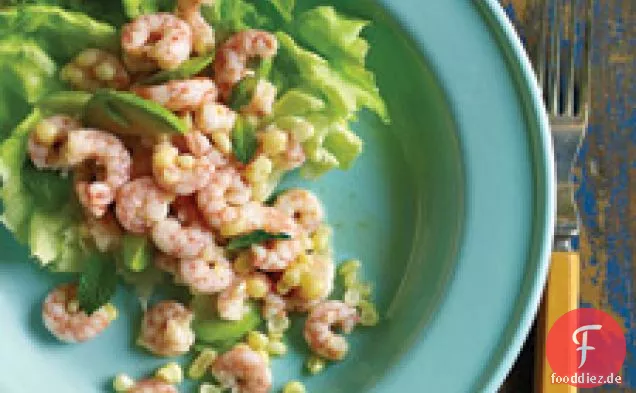 Garnelen- und Maissalat in Bibb-Salatbechern
