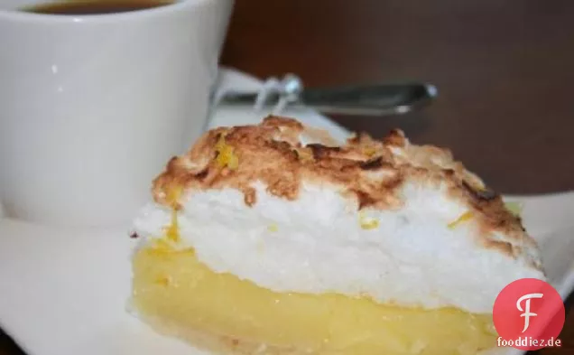 Zitronen-Baiser-Torte