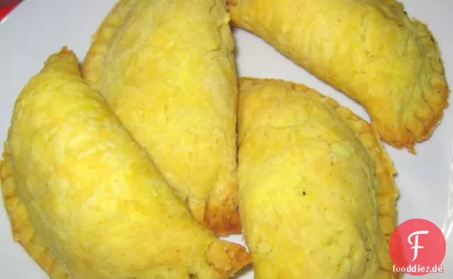 Jamaikanische Rindfleischpasteten (auch bekannt als Fleischpasteten oder Pasteten)