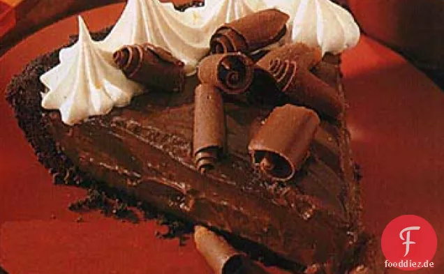 Schokoladenkuchen mit schwarzem Boden