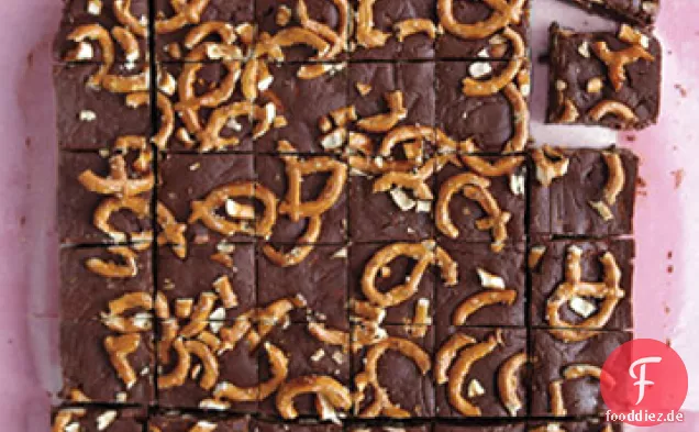 Easy Chocolate Fudge mit Brezeln