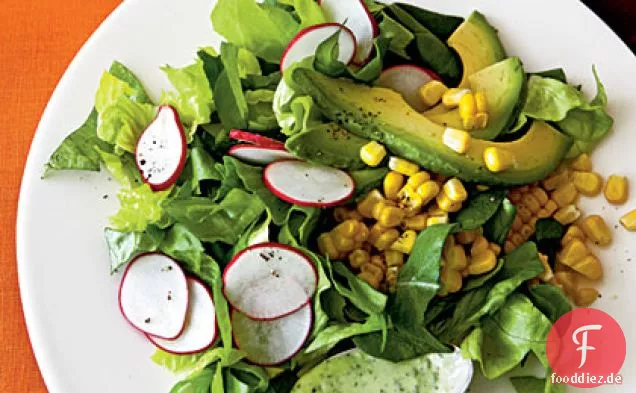 Gerösteter Mais-Rettich-Salat mit Avocado-Kräuter-Dressing