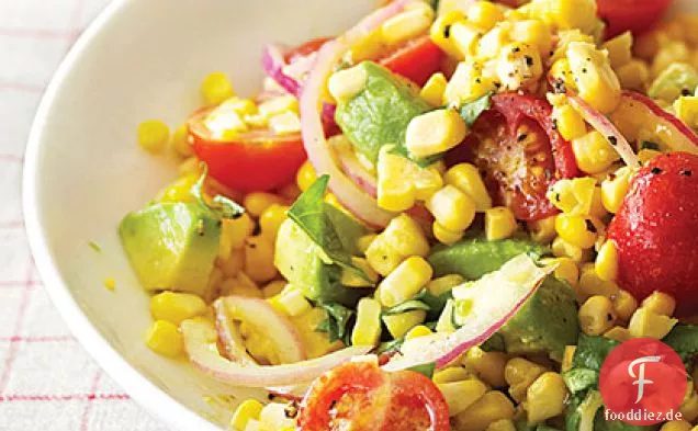 Frischer Mais- und Avocadosalat