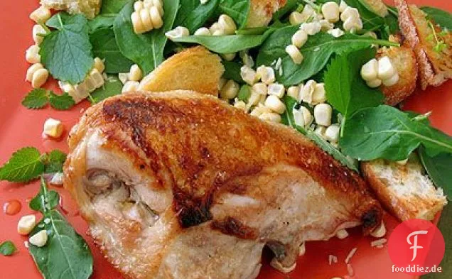Gegrillte Hähnchenbrust mit rohem Mais & gegrilltem Brotsalat