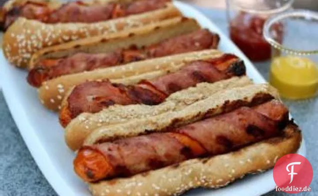 Speck gewickelt Hot Dog