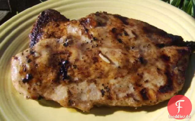 Mariniertes gegrilltes Huhn
