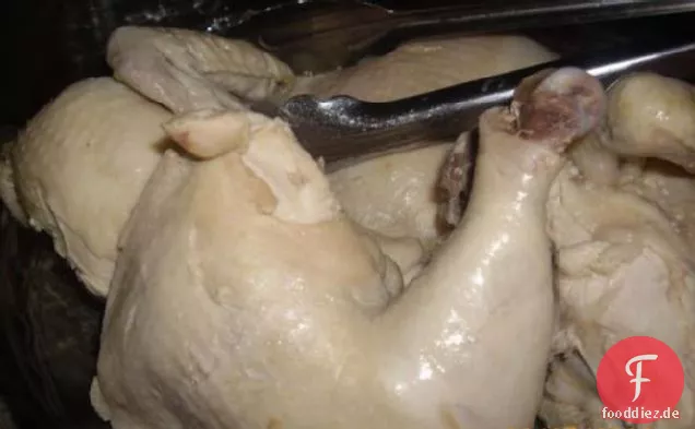 Nicht gekochtes Huhn