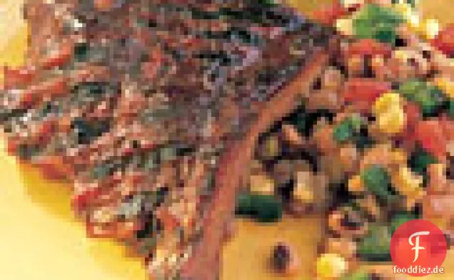 Gegrillte Rippen mit Mais und schwarzäugigem Erbsensalat