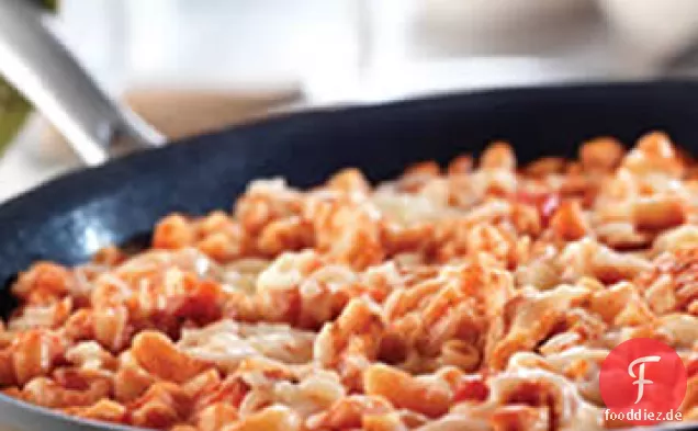 Schnelle Pfanne Huhn und Makkaroni Parmesan