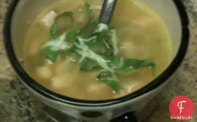 Truthahn- und Marinebohnensuppe