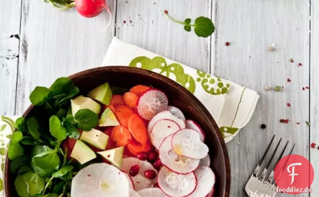 Erfrischender Daikon-Rettich-Brunnenkressesalat