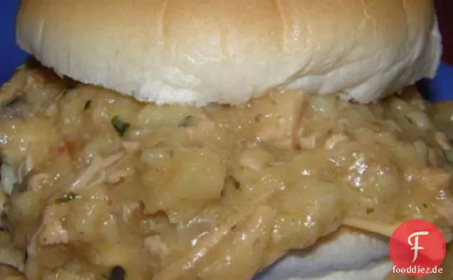 Heiße Truthahn- und Dressing-Sandwiches