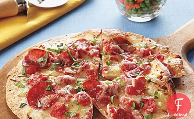Dünne Kruste Türkei Peperoni Pizzen