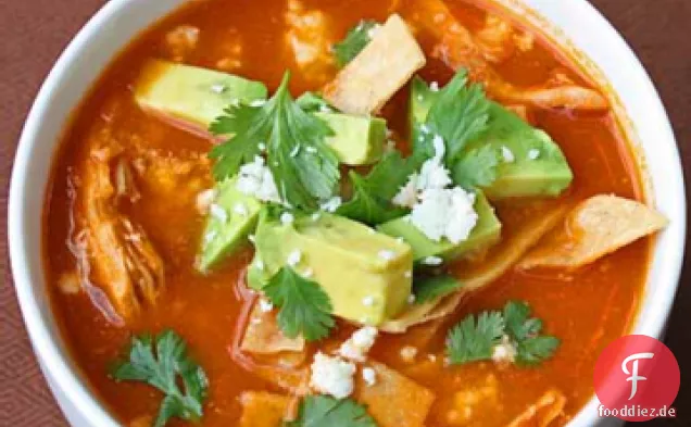 Mexikanische Limette mit Hühnchen- oder Truthahn-Tortillasuppe