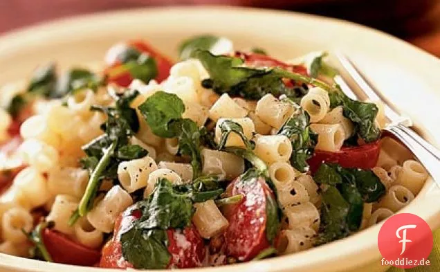 Pasta mit Brunnenkresse, Tomaten und Ziegenkäse