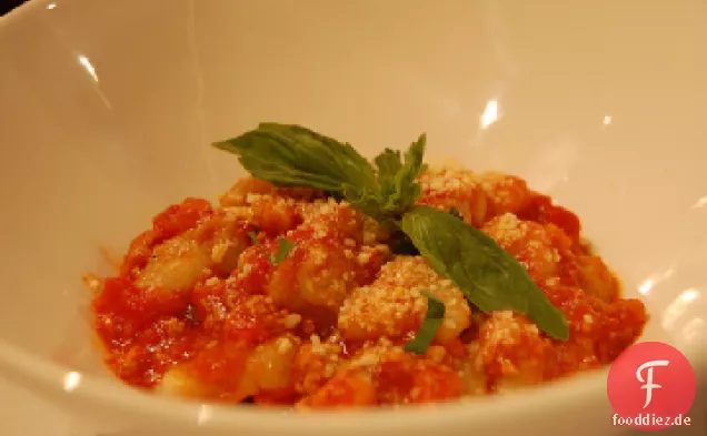 Gnocchi Bolognese Backen