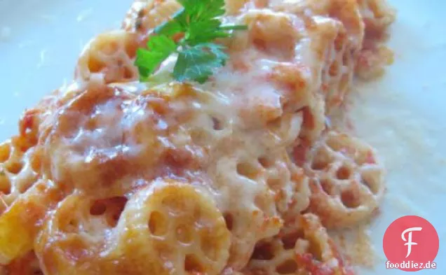 Gebackene Pasta & Käse mit Tomaten