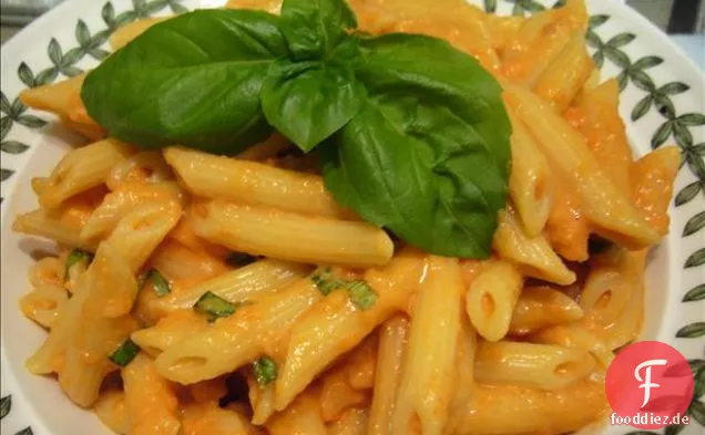 Einfache Angel Hair Pasta mit cremiger Pilzsauce