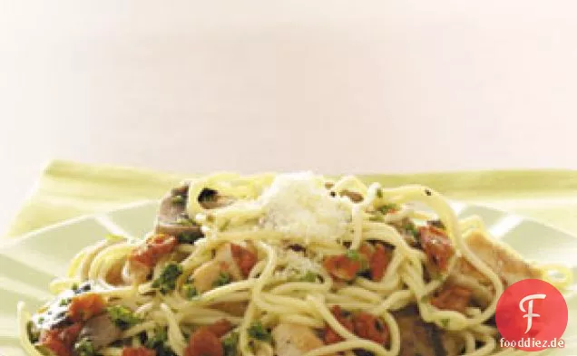 Hausgemachte Knoblauch Huhn Spaghetti