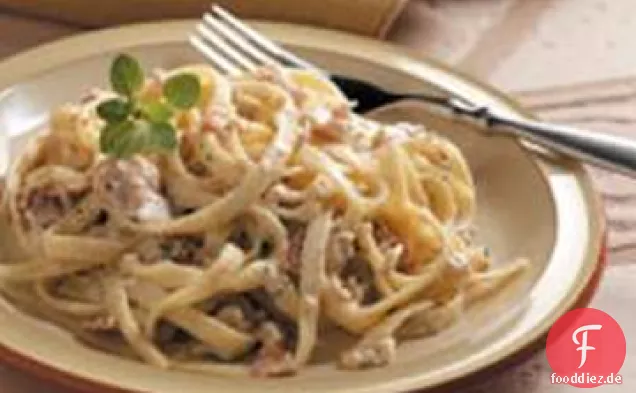 Fettuccine mit Speck-Clam Sauce