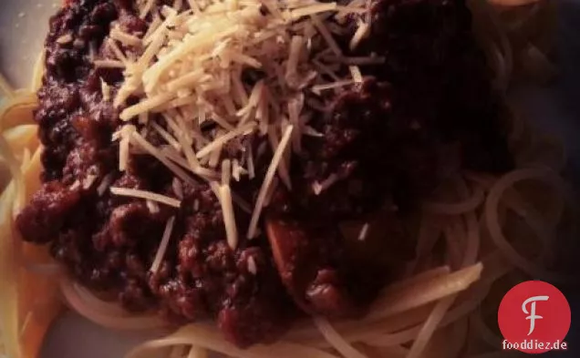 Provenzalische köstliche fleischige Nudelsauce