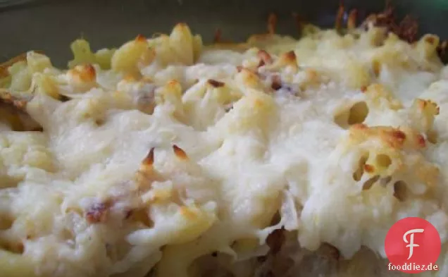 Makkaroni und Käse Mit Karamellisierten Zwiebeln