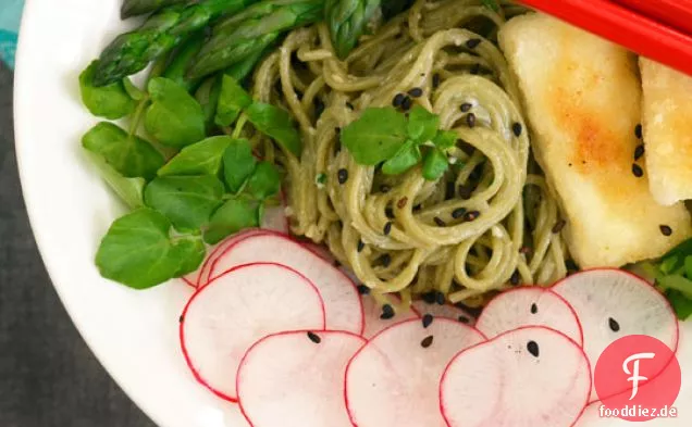 Frühling Soba Mit Miso-Soße