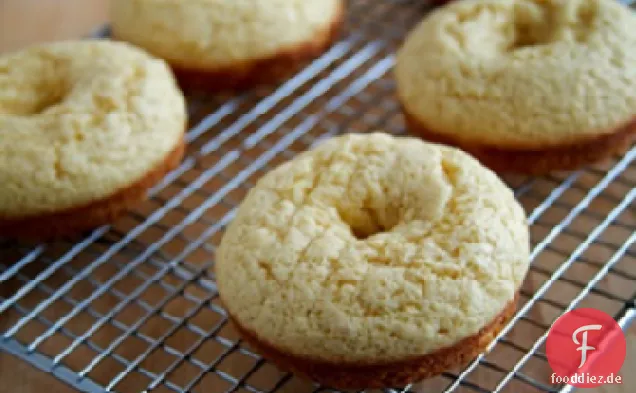 Puderzucker-Donuts
