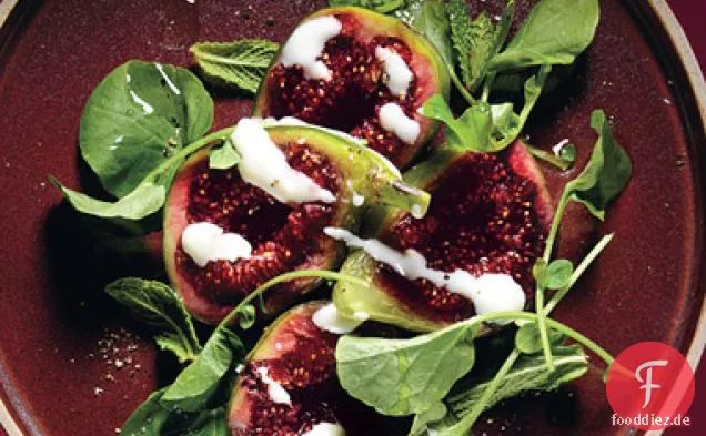 Feigensalat mit Ziegenmilchjoghurt und Pfefferkresse