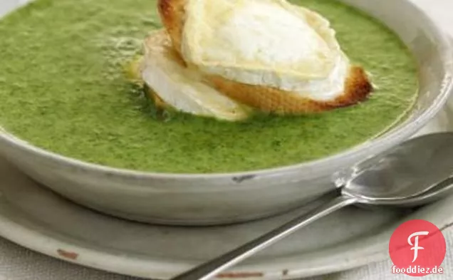 Brunnenkressesuppe mit Ziegenkäse-Croûtes