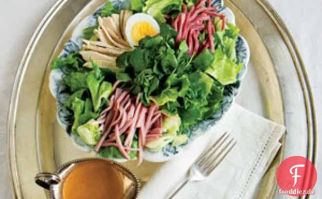 Chefsalat mit amerikanischem französischem Dressing