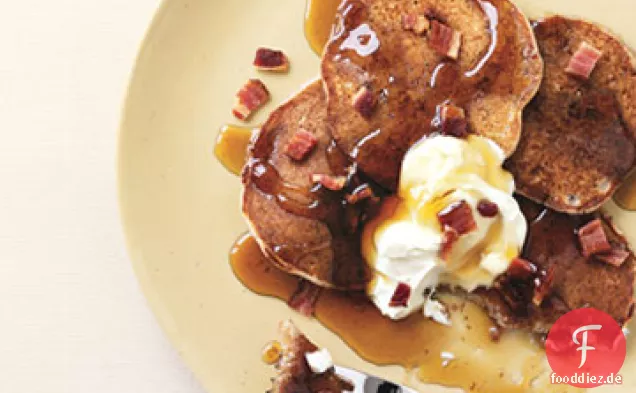 Kastanienpfannkuchen mit Speck und Crème Fraîche