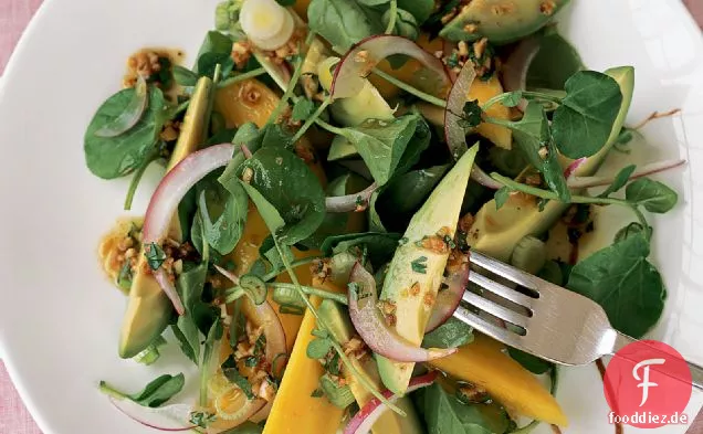 Brunnenkresse und Mango Salat mit Ingwer-Dressing