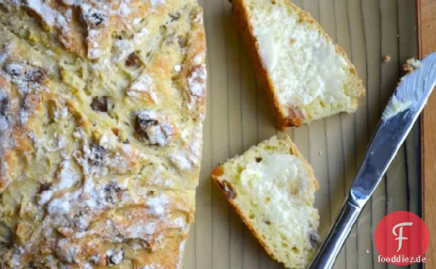 Soda Brot mit Portwein-getränkten Rosinen