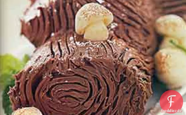 Bûche de Noël mit Marzipan-Pilze