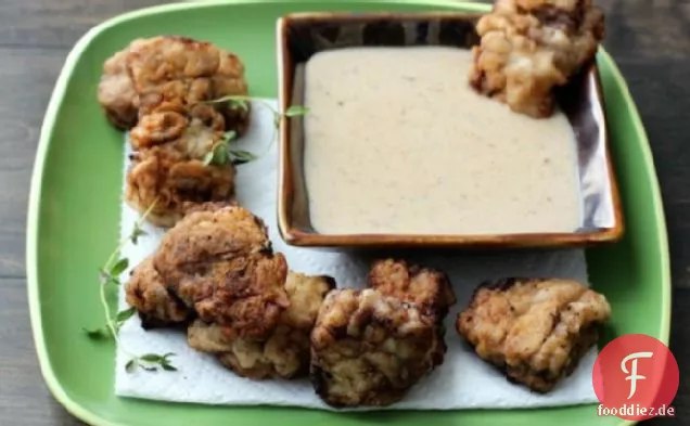 Chicken-Fried Steak Nuggets mit Bier und Bourbon-Soße
