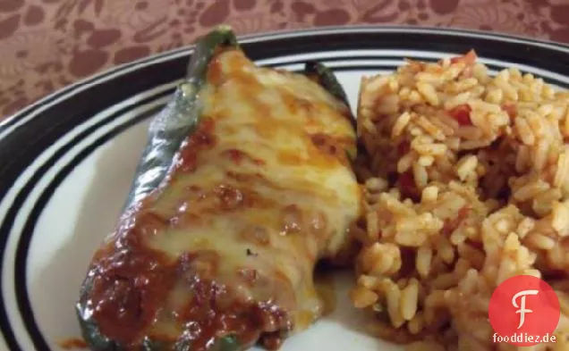 Mit Chili gefüllte Poblano-Paprika
