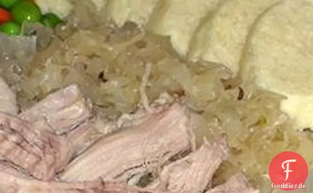 Slow Cooker Lancaster County Schweinefleisch und Sauerkraut