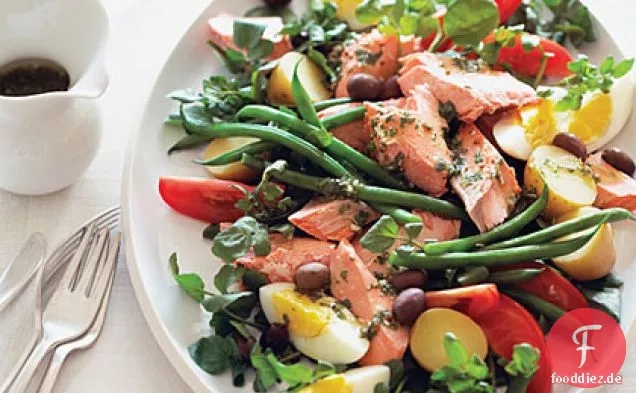 Pochierter Lachs Niçoise