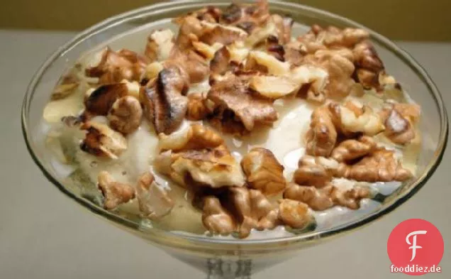 Griechischer Joghurt Mit Honig und Walnüssen