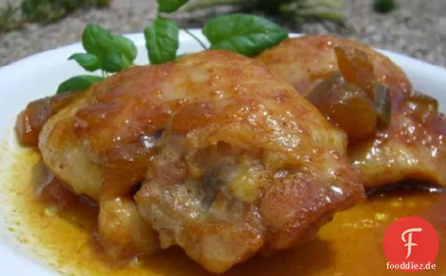 Hähnchenschenkel in einer Mango-Curry-Marinade
