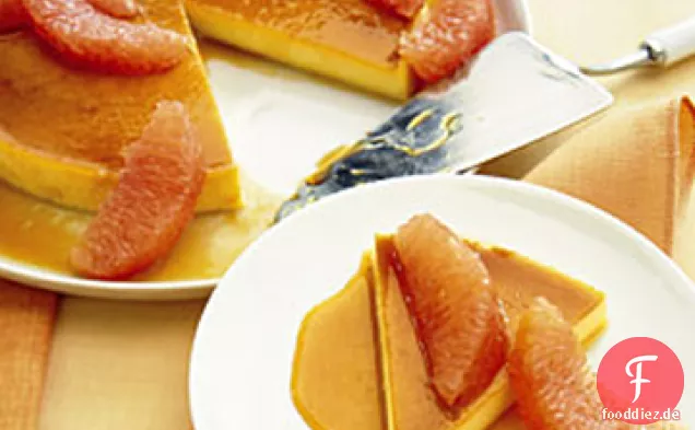 Mandarine-Honig-Flan mit Grapefruit.