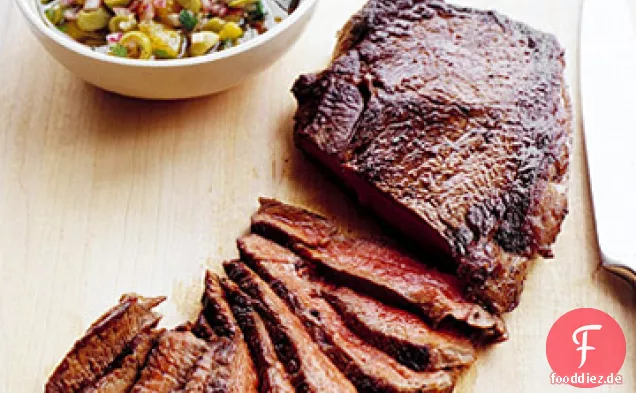 Gebratenes Lendensteak mit Oliven-Relish