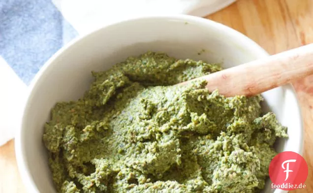 Löwenzahn-Kürbiskern-Pesto